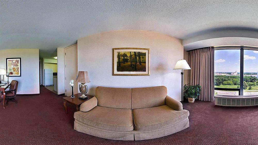 City Place Hotel Saint Louis Bagian luar foto
