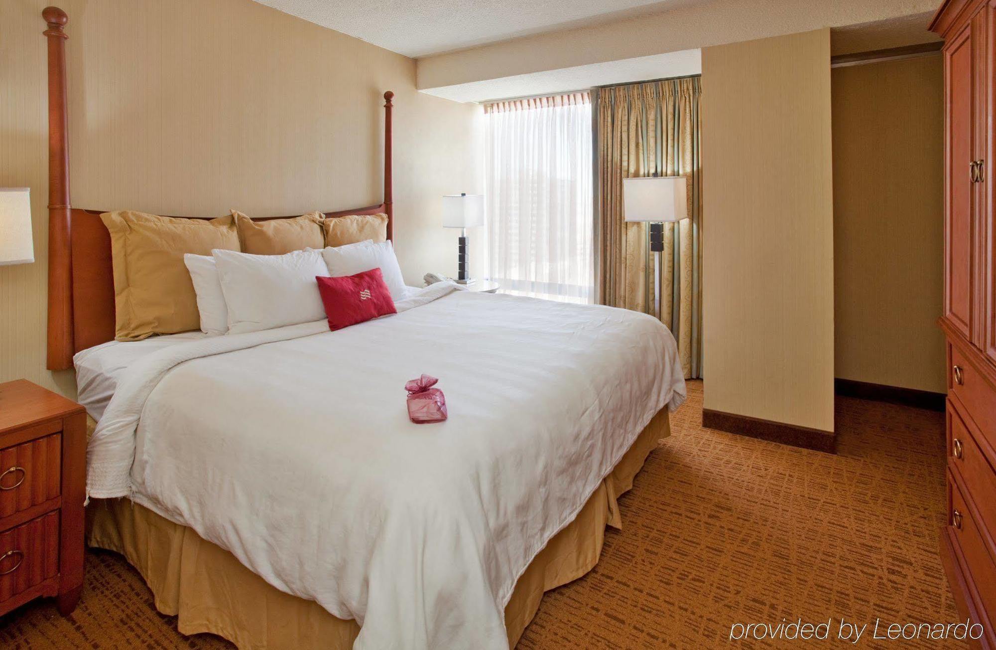 City Place Hotel Saint Louis Bagian luar foto